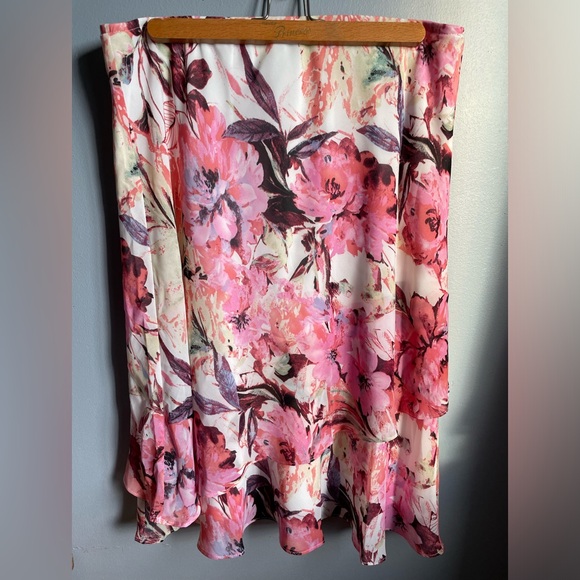 NWOT Summer Floral Skirt set - Picture 8 of 14